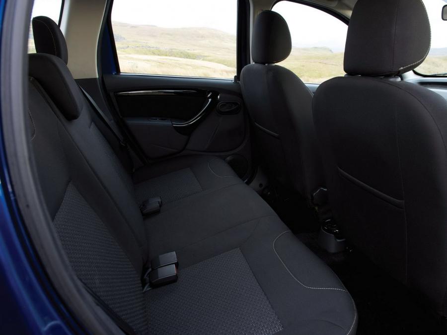  Dacia Duster 2013 года  (UK) (фото 6 из 19)